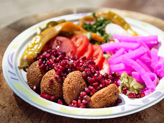 2 michal molenda nocny market warszwa warsaw foodporn food street street food Asian Food vietnam food cool cat hot dog Falafel Beirut dogidog shabu shabu