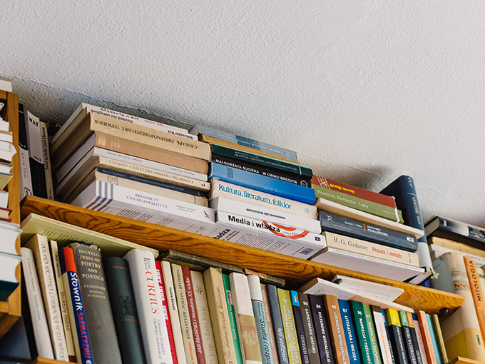 2 Micha Gowiski reading room books ksiazki czytanie enter the room rozmowa